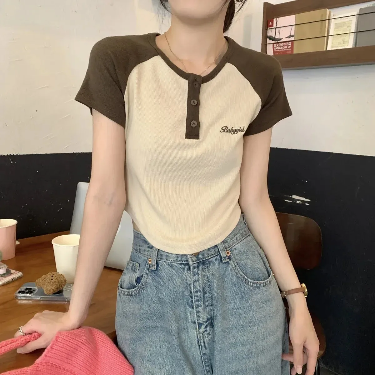 Korean Style Spell Color Letter Embroidery Women T-shirts Chic Buttons Short Sleeve Fashion Female T-shirts Office Ladies